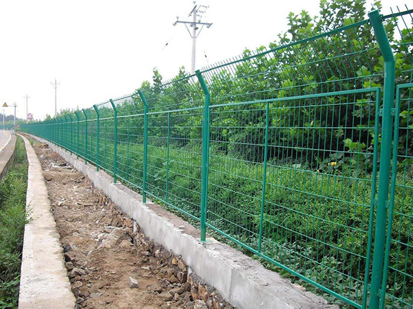 公路現貨護欄網圖片4